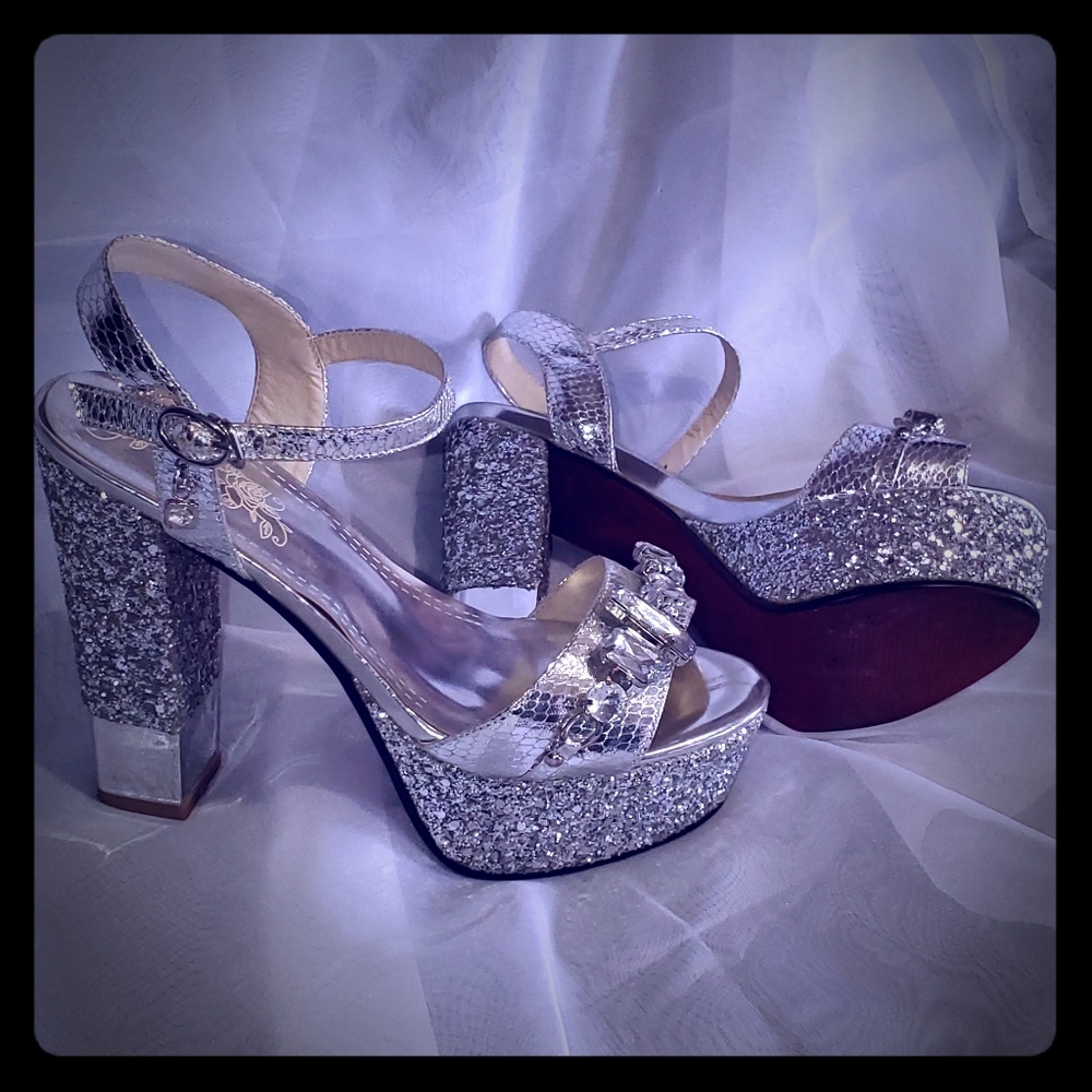 Chunky heel shoes